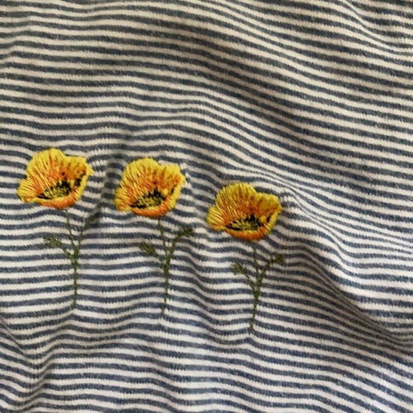 ashlyn poppy tee! - Picture 3 of 3